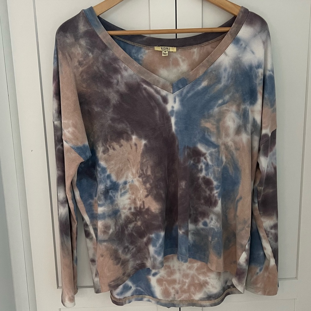 Kori America Top Tie-Dye boho V-Neck Long Sleeve Medium